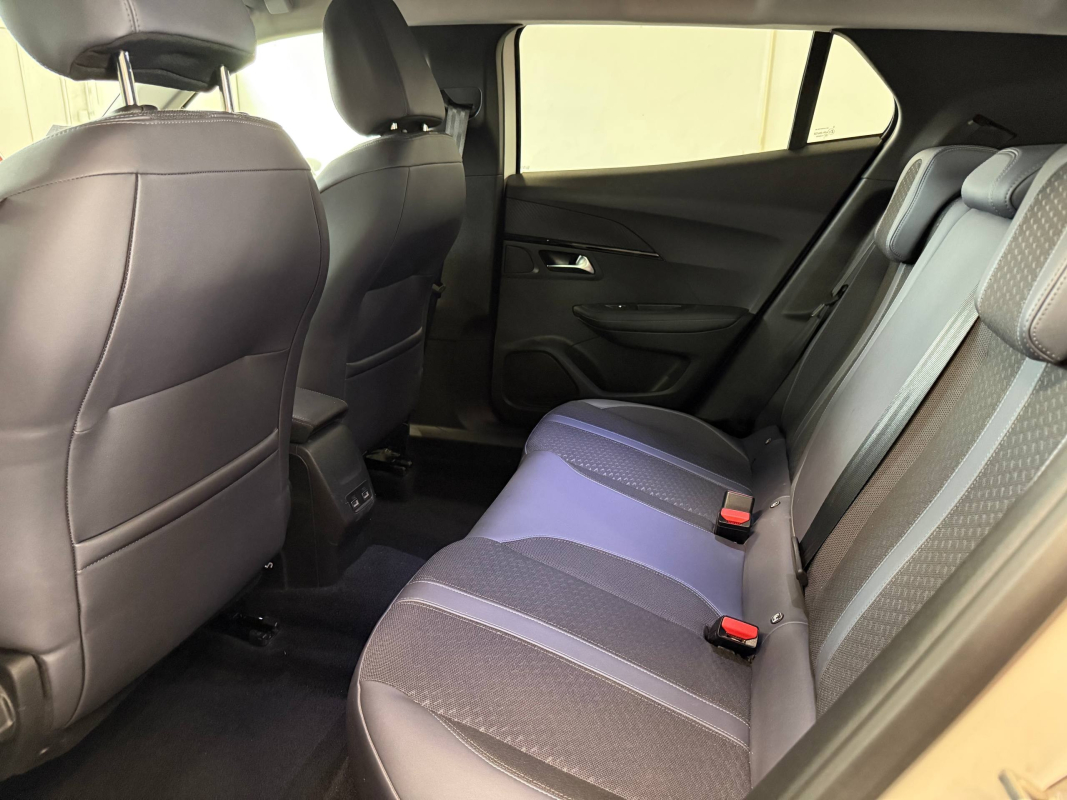 Peugeot 2008 — 18