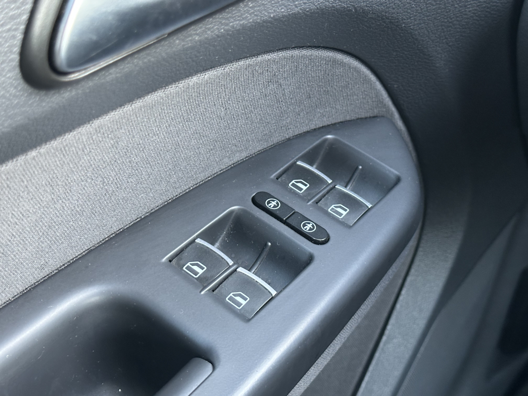 Volkswagen Touran — 33