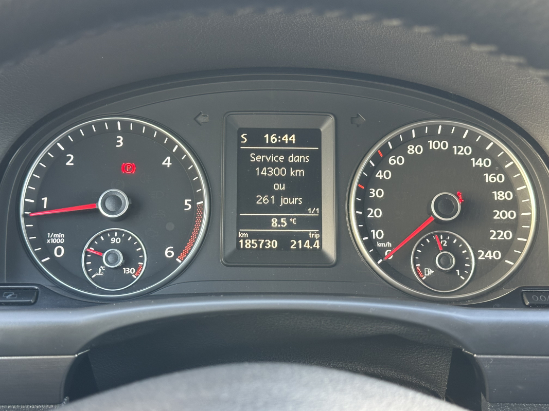 Volkswagen Touran — 32