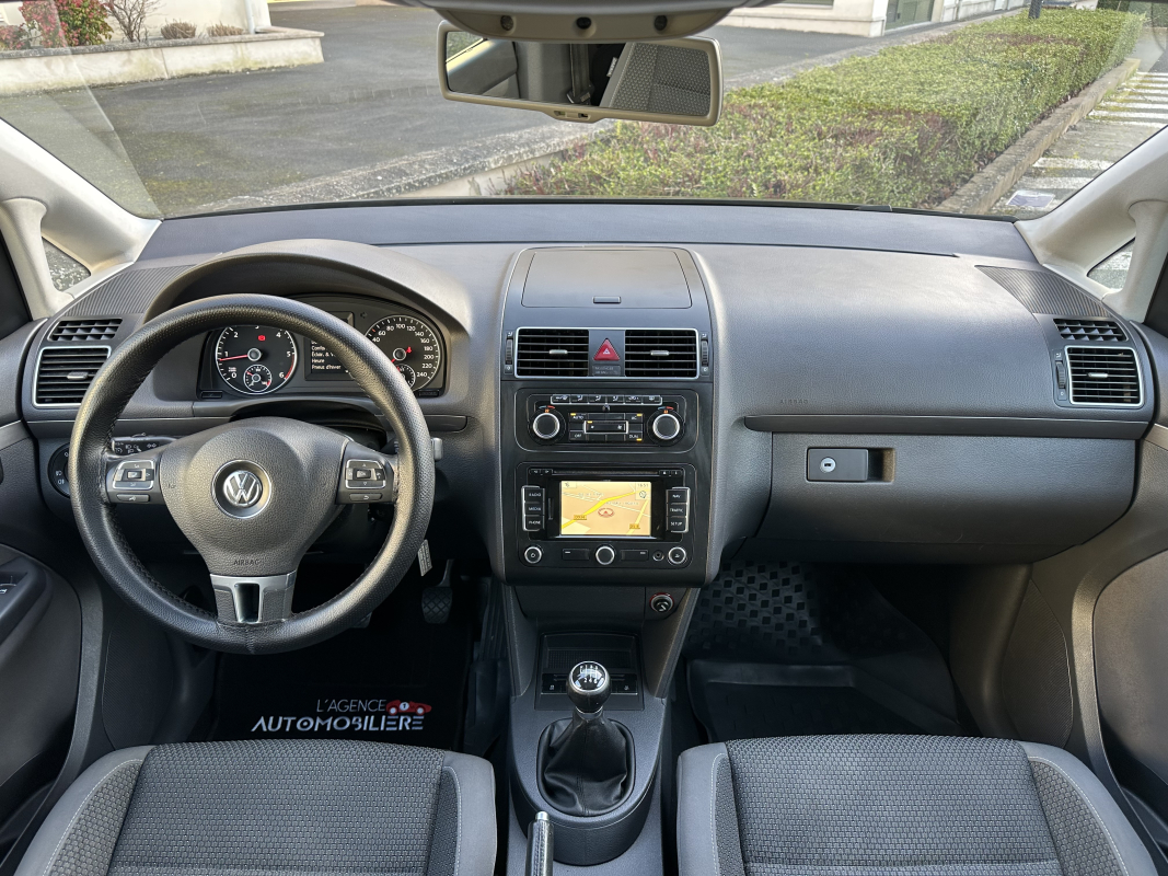 Volkswagen Touran — 23