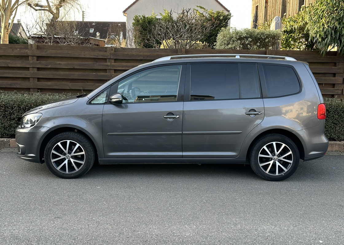 Volkswagen Touran — 2