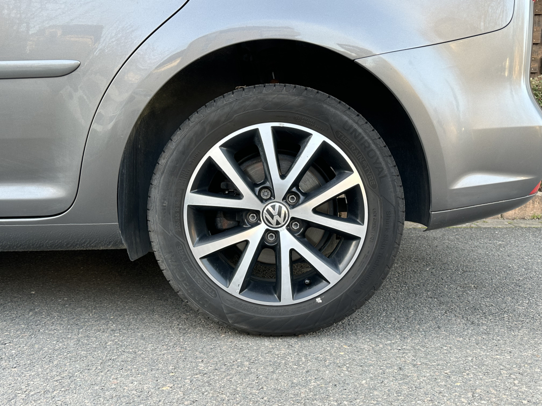 Volkswagen Touran — 10