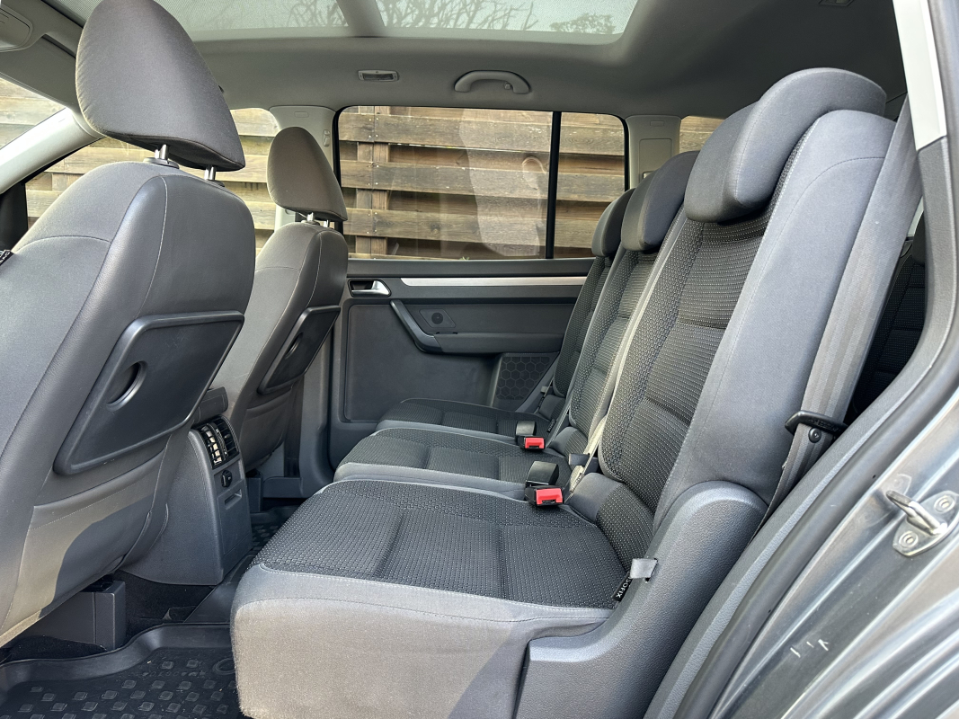 Volkswagen Touran — 38