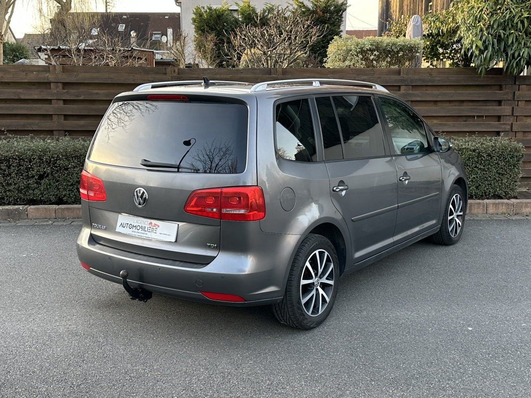 Volkswagen Touran — 5