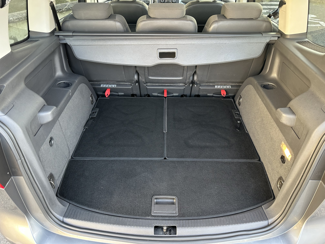 Volkswagen Touran — 14