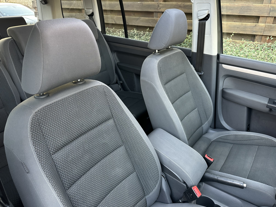 Volkswagen Touran — 18