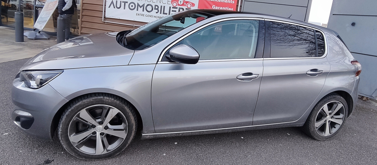 Peugeot 308 — 10