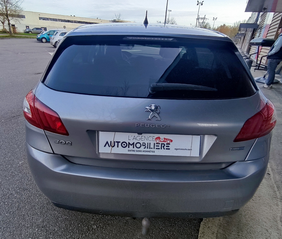 Peugeot 308 — 7