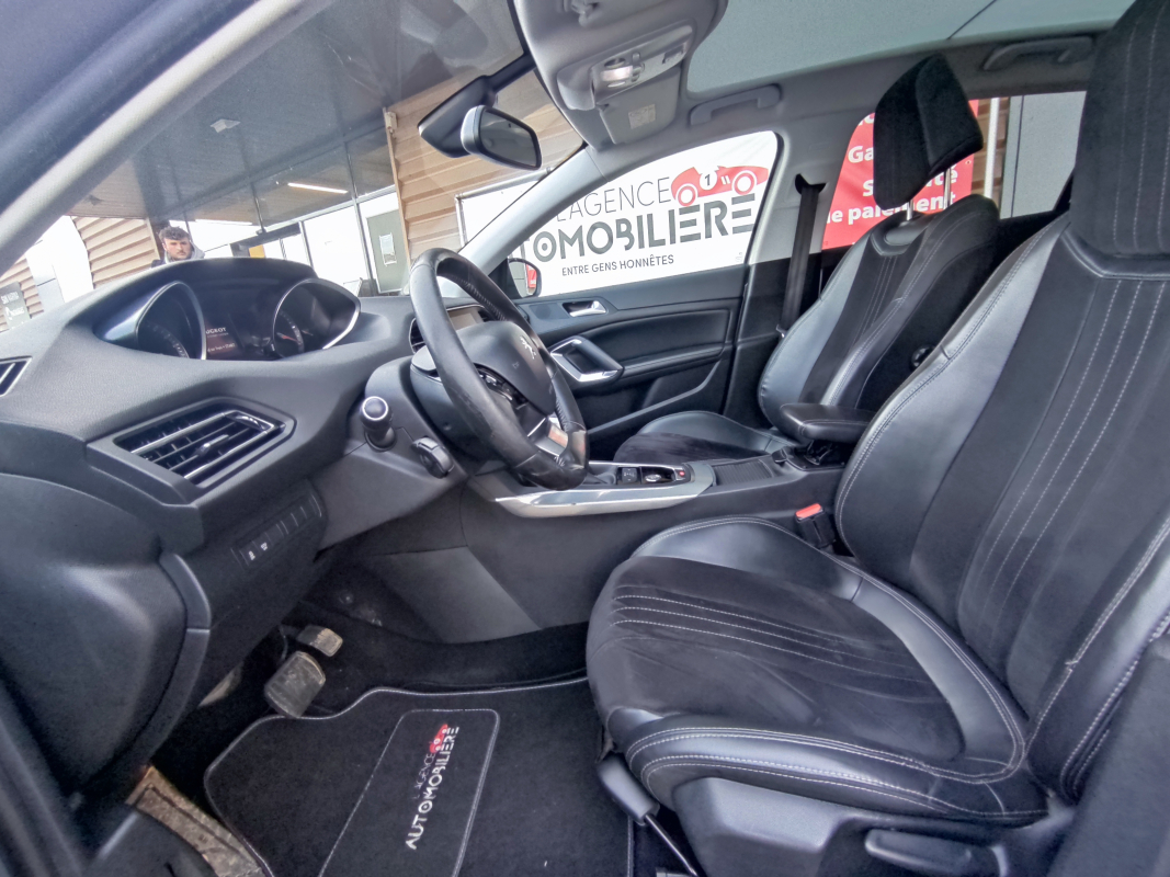 Peugeot 308 — 12