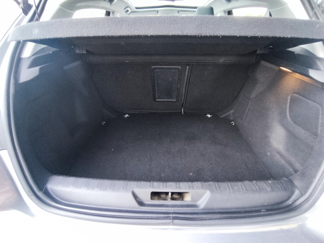 Peugeot 308 — 19