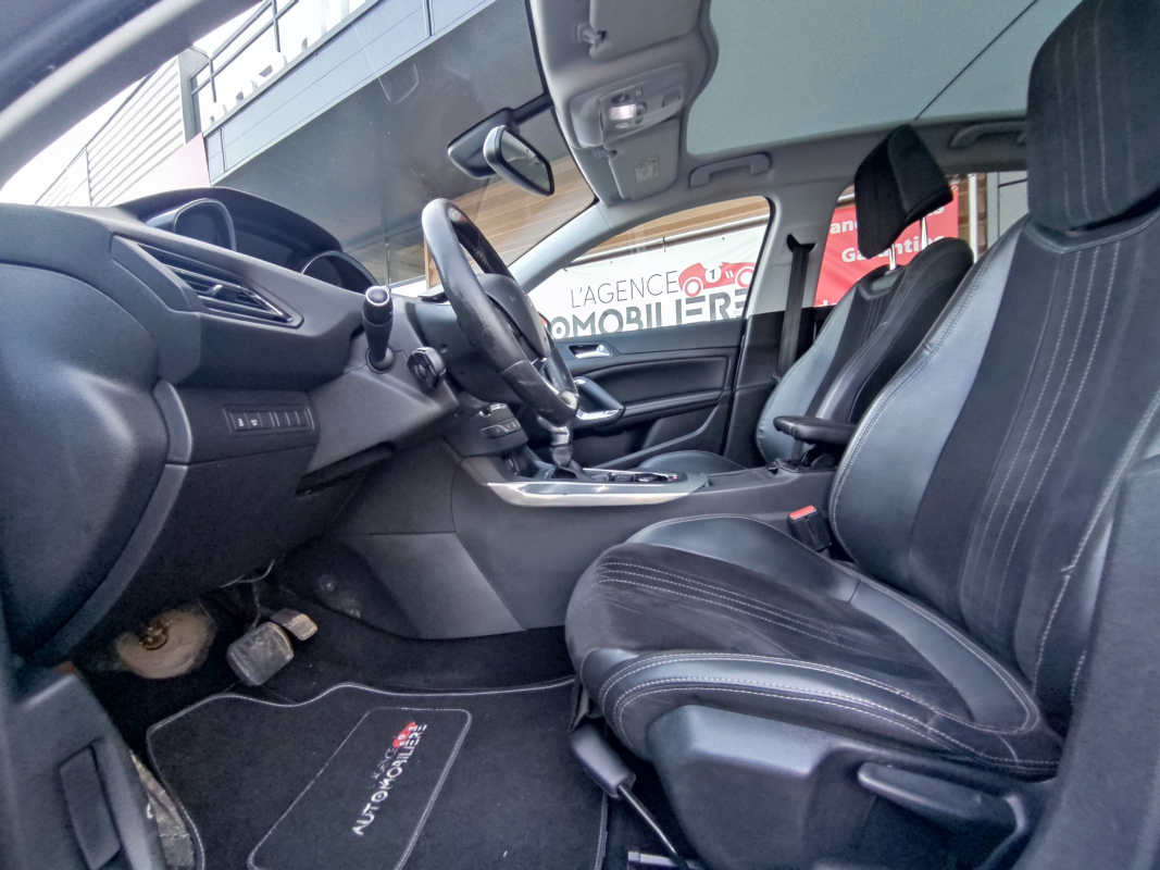 Peugeot 308 — 23
