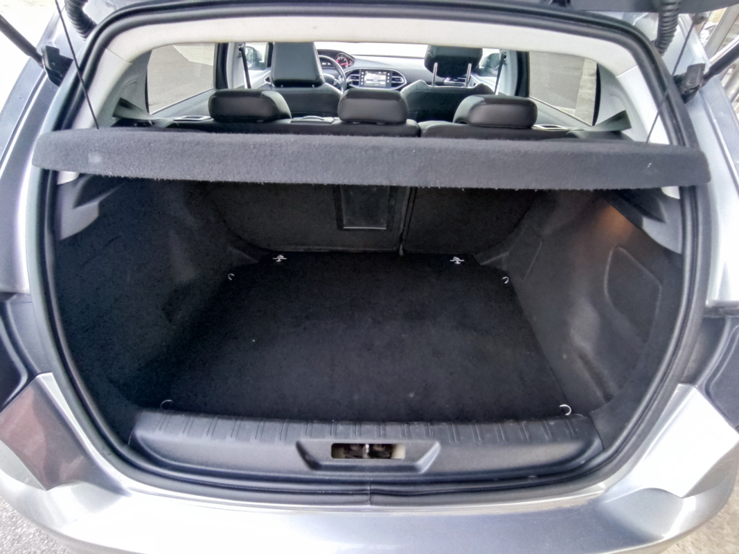 Peugeot 308 — 29