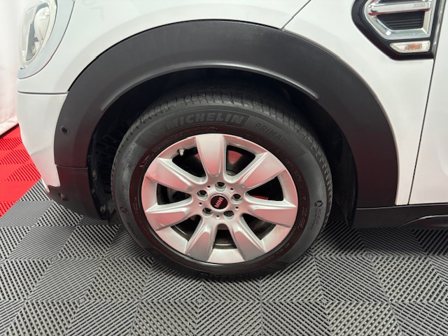 Mini Countryman — 16