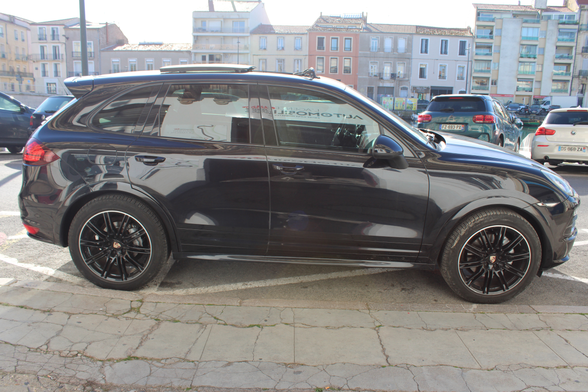Porsche Cayenne — 4