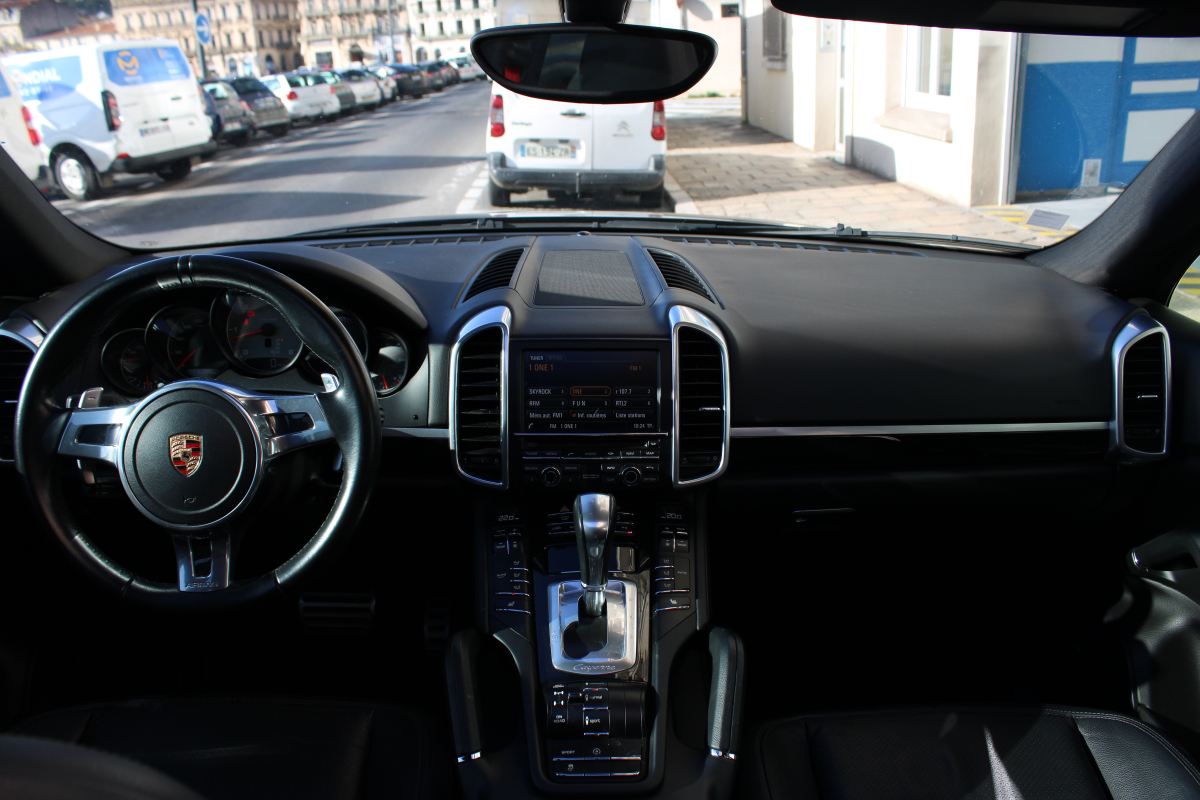 Porsche Cayenne — 10