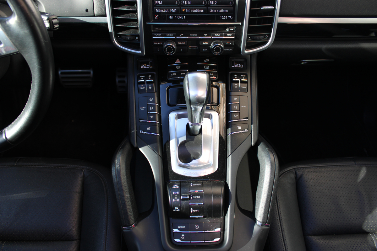 Porsche Cayenne — 18