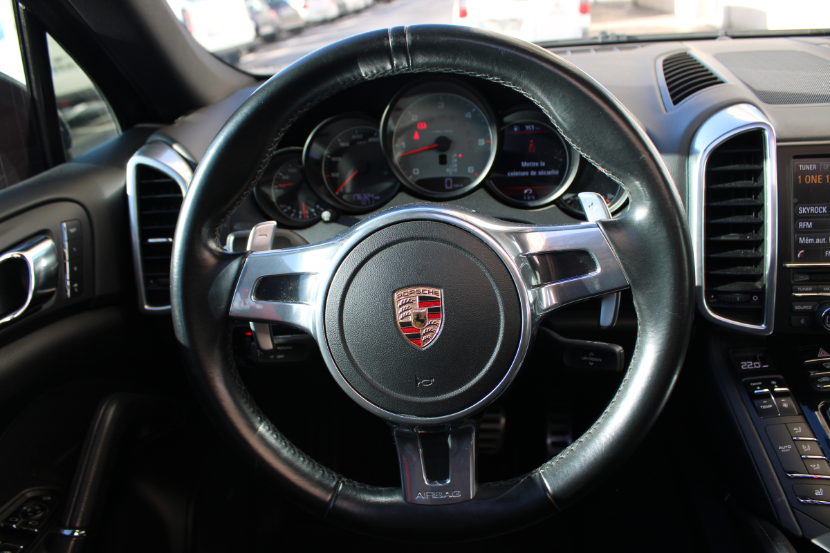 Porsche Cayenne — 15