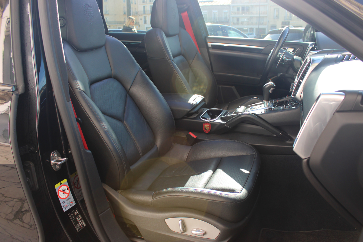 Porsche Cayenne — 13