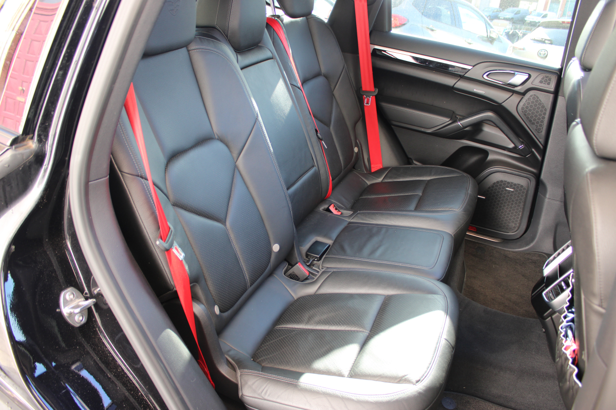 Porsche Cayenne — 14