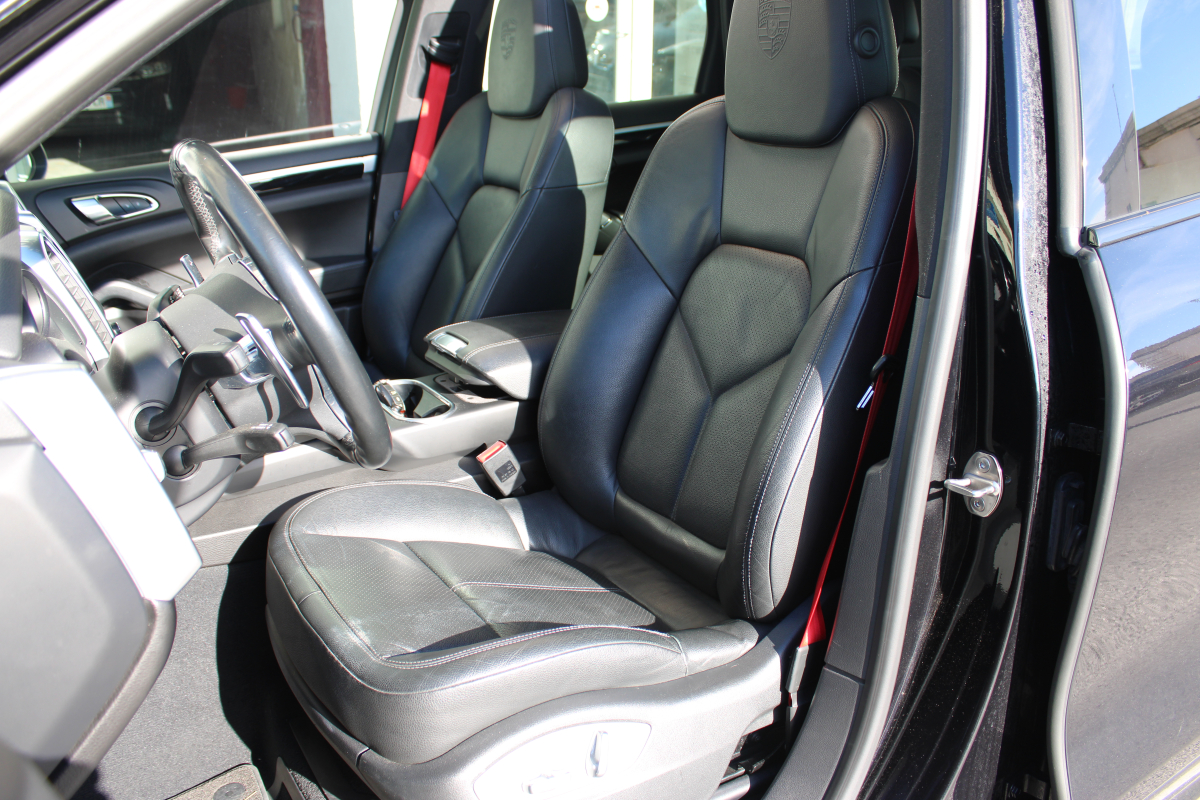 Porsche Cayenne — 12