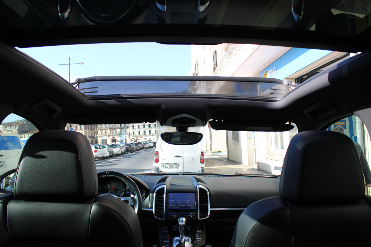 Porsche Cayenne — 17