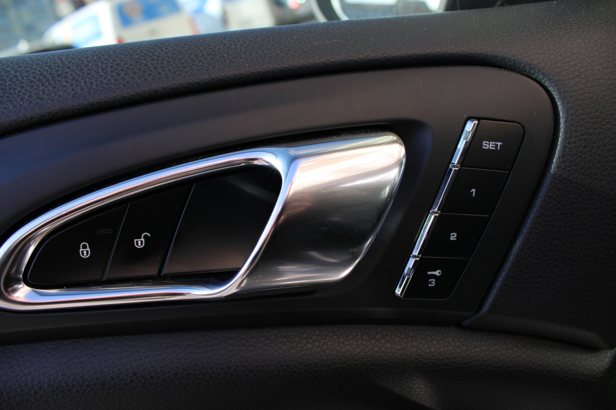 Porsche Cayenne — 23