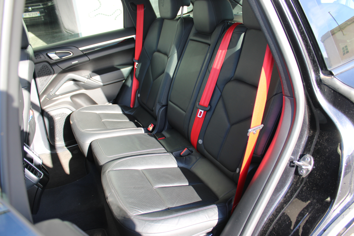 Porsche Cayenne — 26