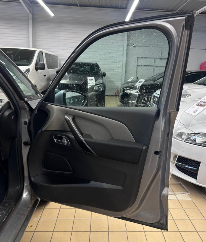 Citroen C4 Picasso — 30