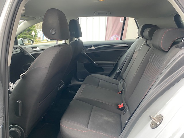 Volkswagen Golf — 18