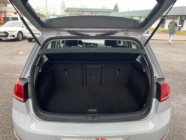 Volkswagen Golf — 23