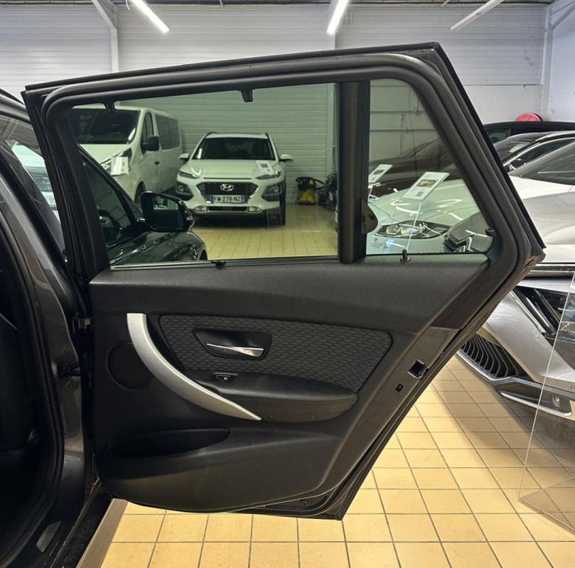 Bmw Série 3 Touring — 36