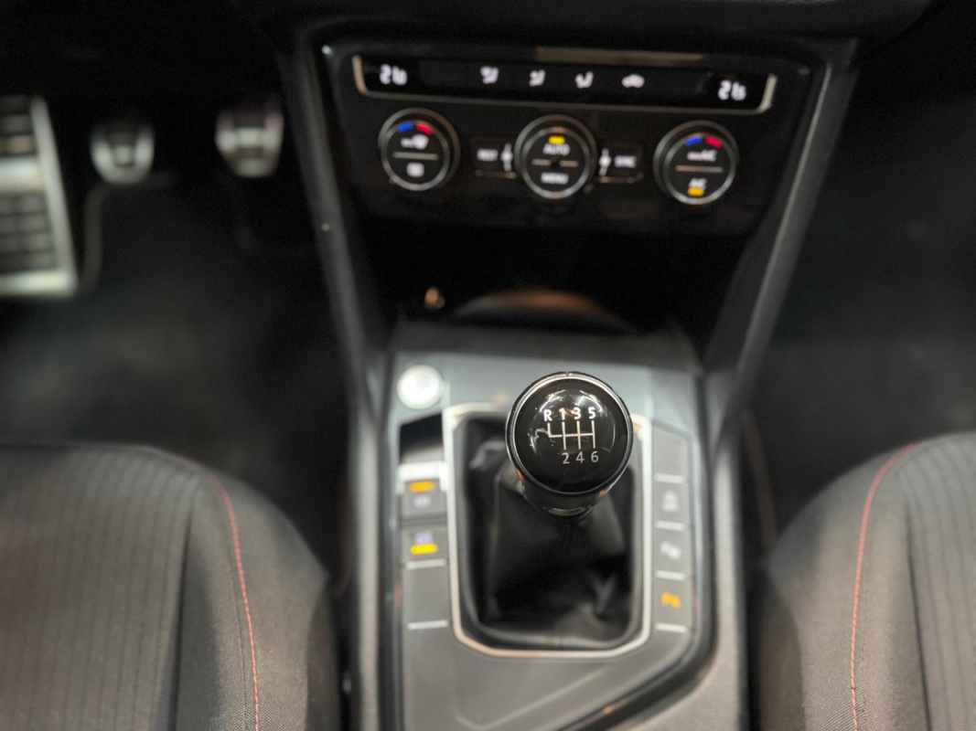 Volkswagen Tiguan — 16
