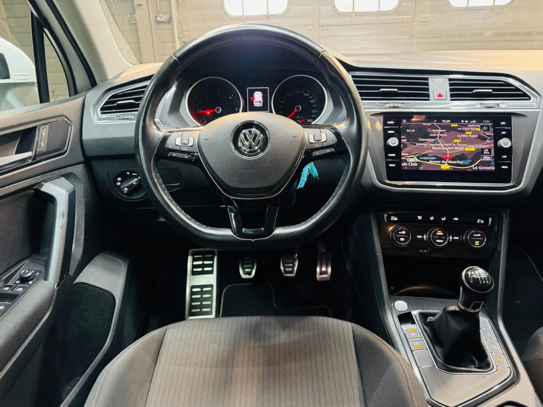 Volkswagen Tiguan — 14