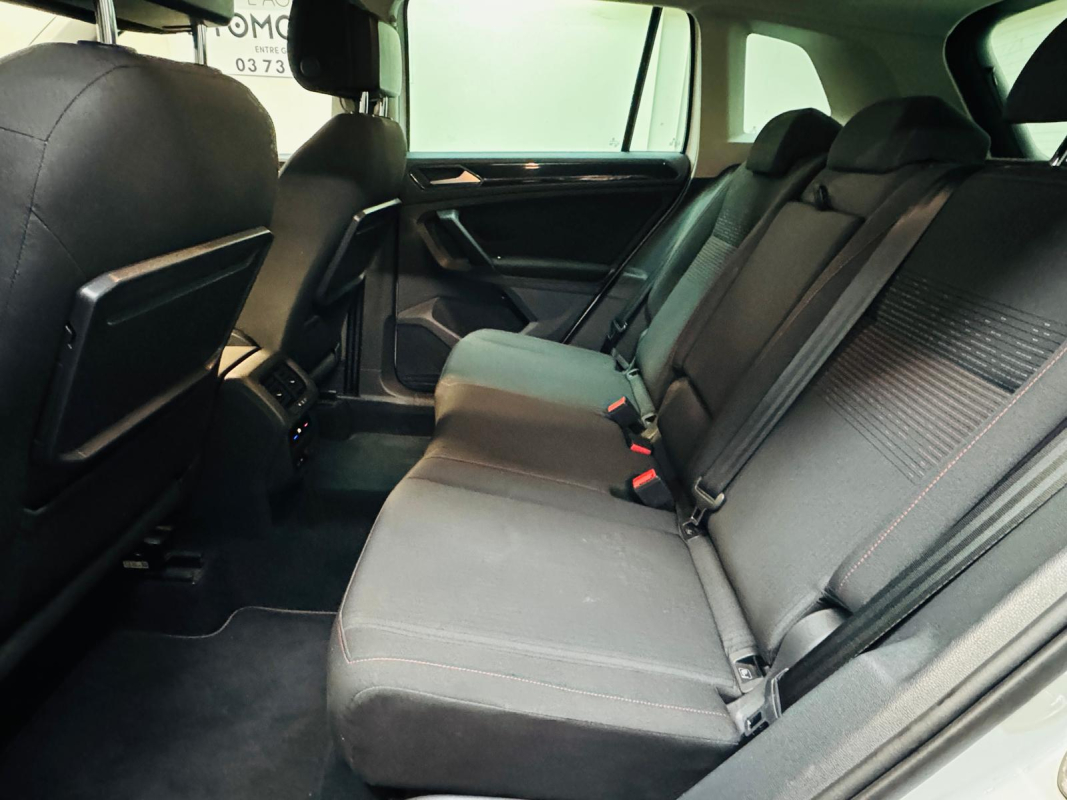 Volkswagen Tiguan — 18