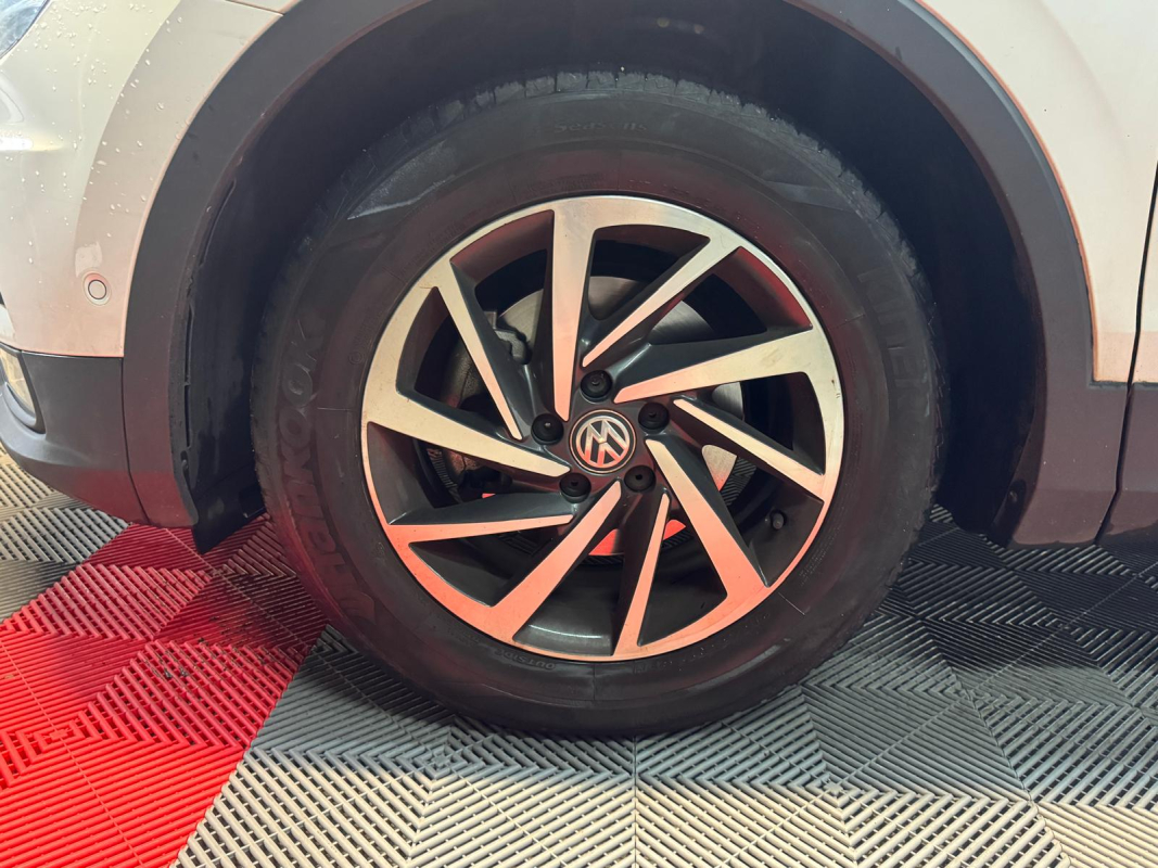 Volkswagen Tiguan — 22
