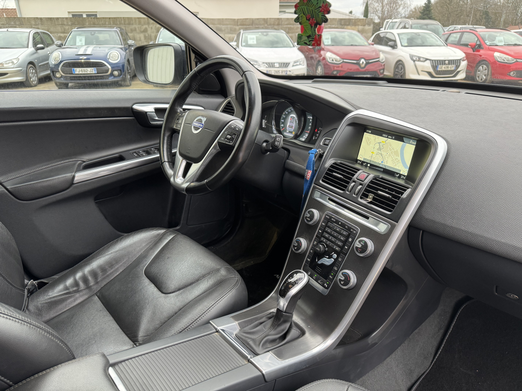 Volvo XC60 — 17
