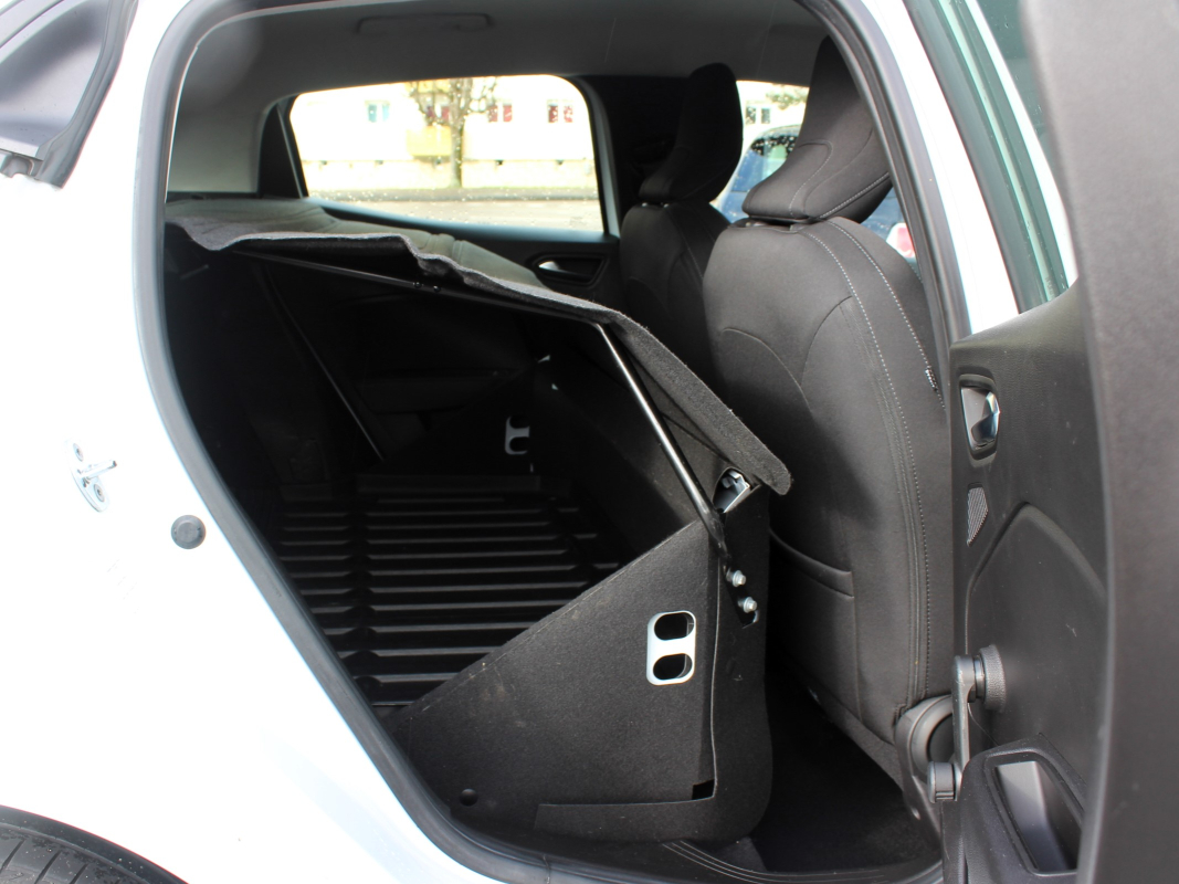 Renault Clio — 12