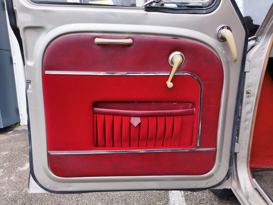 Renault Dauphine — 26