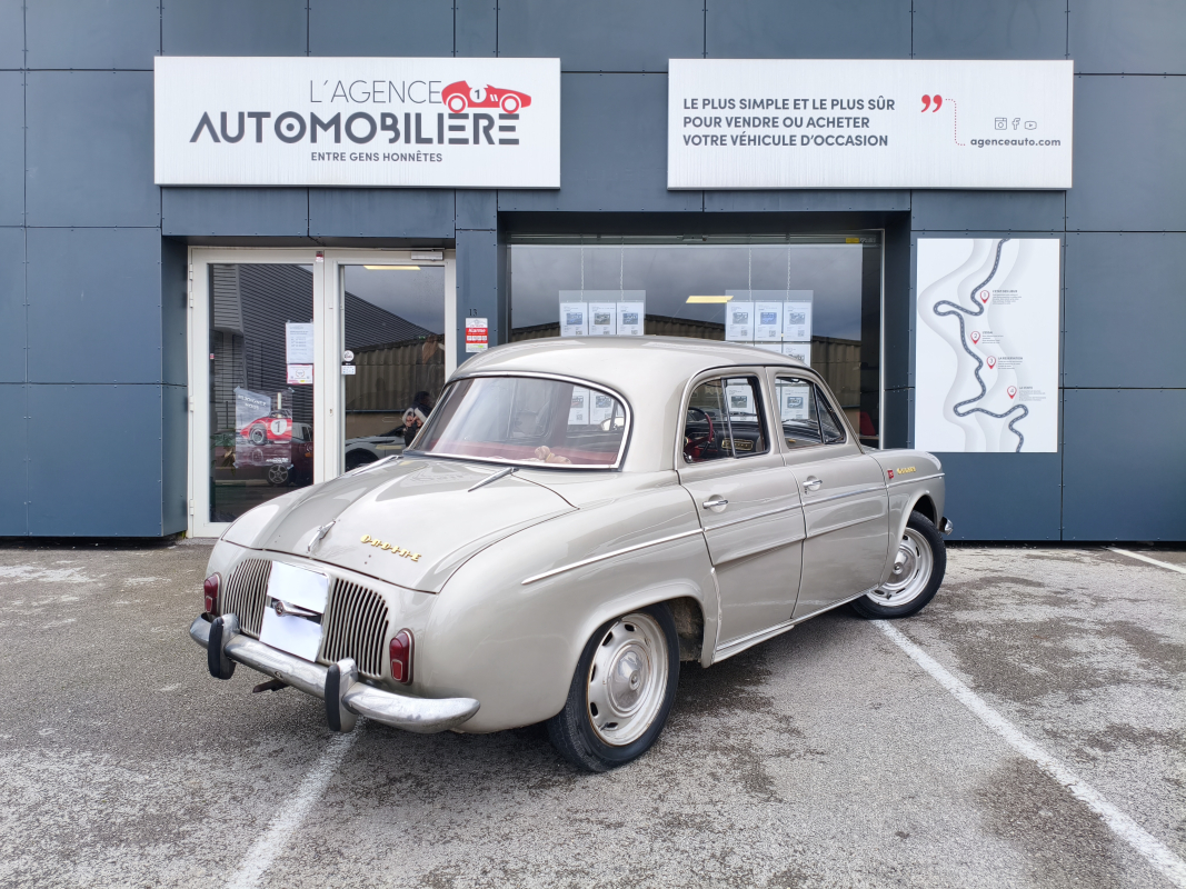 Renault Dauphine — 2