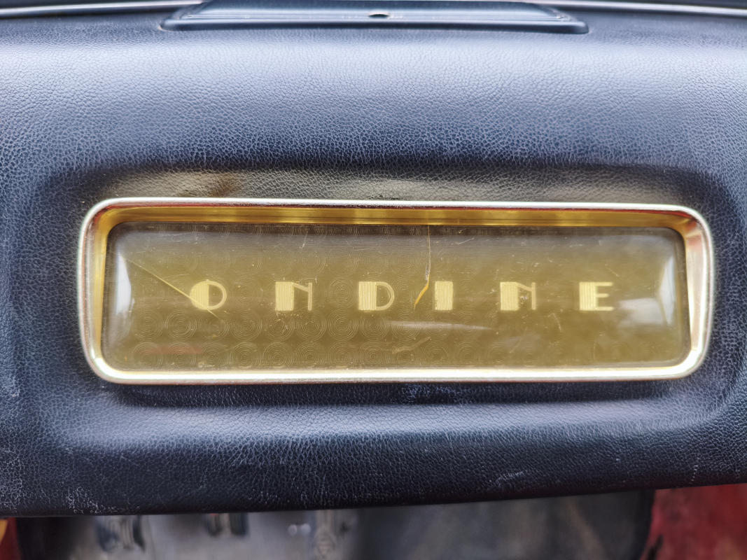 Renault Dauphine — 14