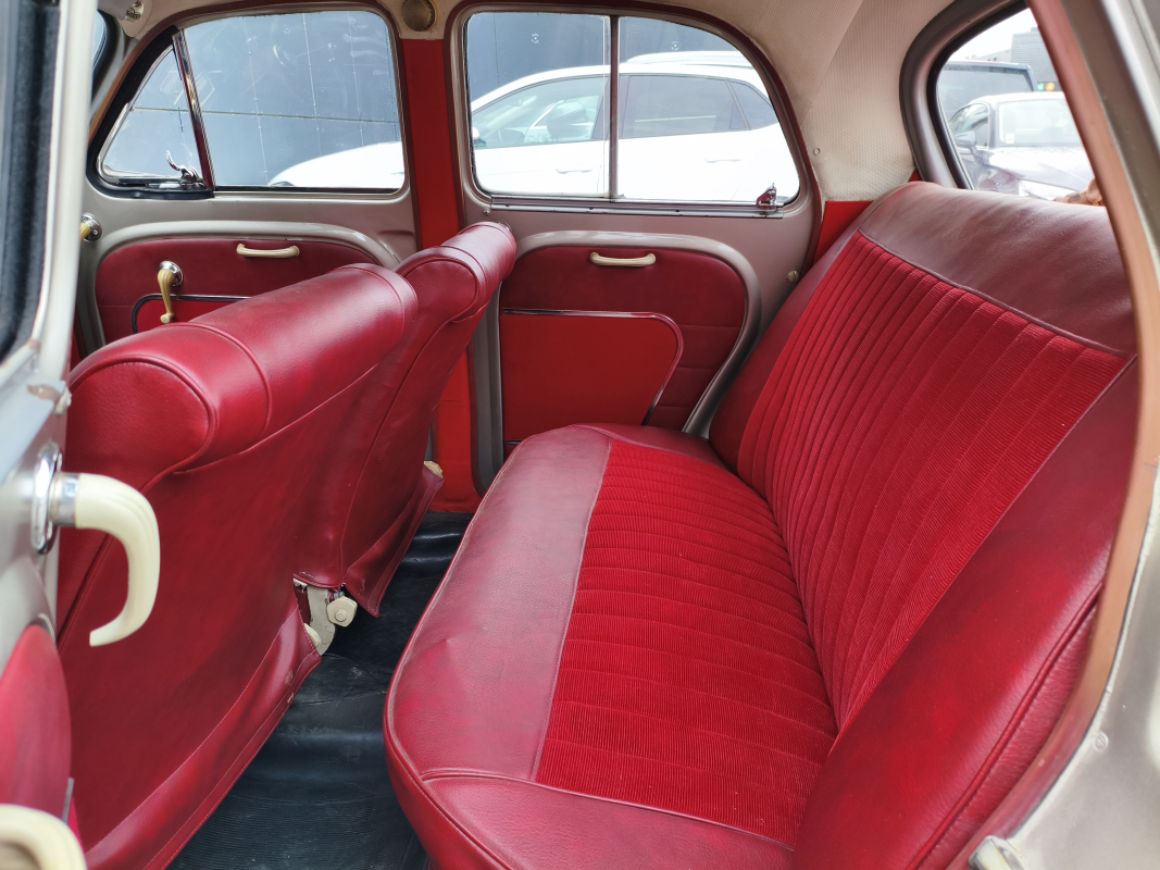 Renault Dauphine — 16