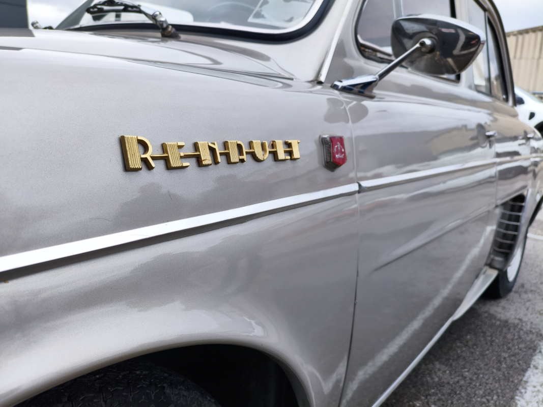 Renault Dauphine — 7