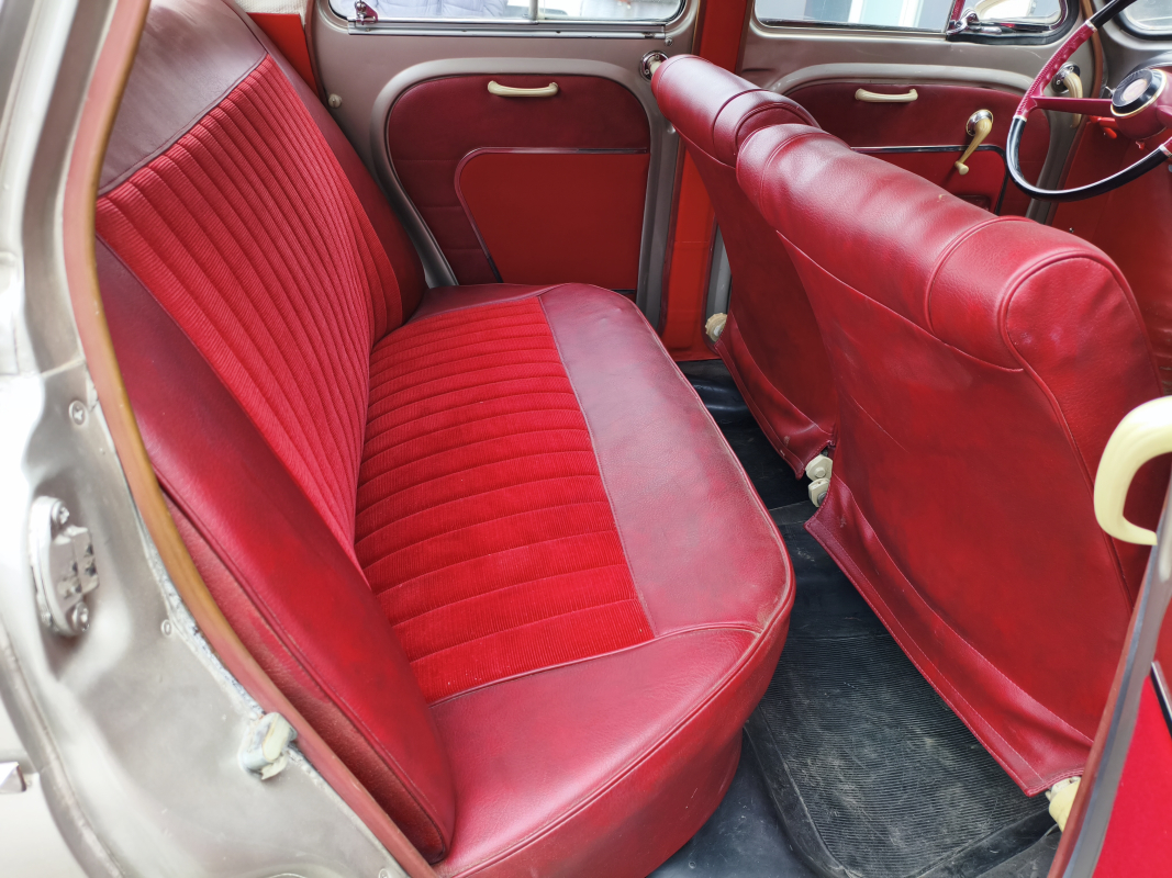 Renault Dauphine — 17