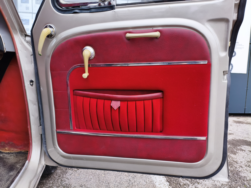 Renault Dauphine — 28