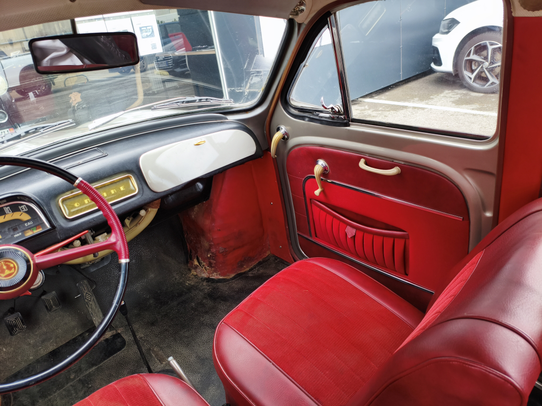 Renault Dauphine — 18