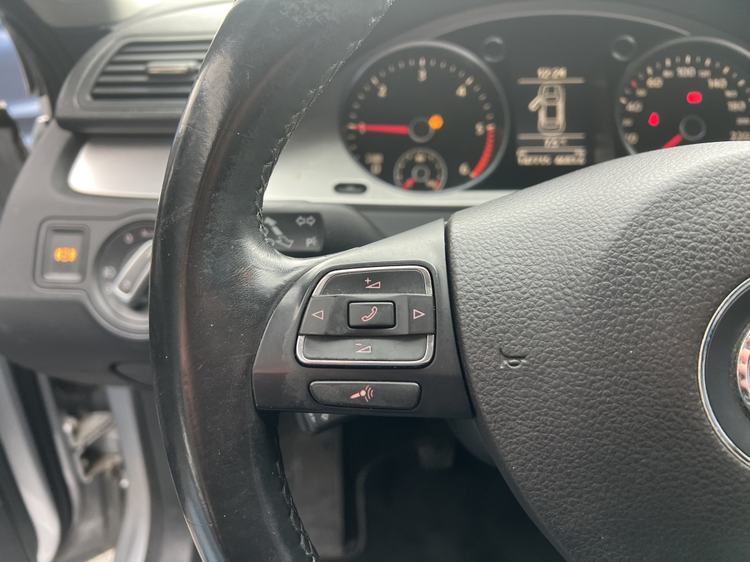 Volkswagen Passat — 17