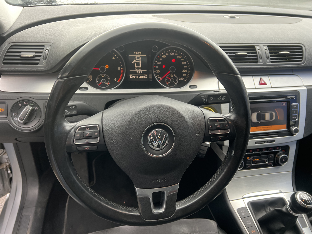 Volkswagen Passat — 16