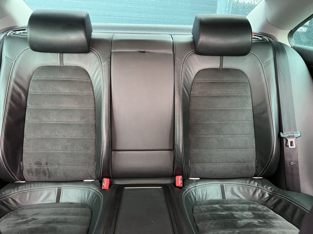 Volkswagen Passat — 24