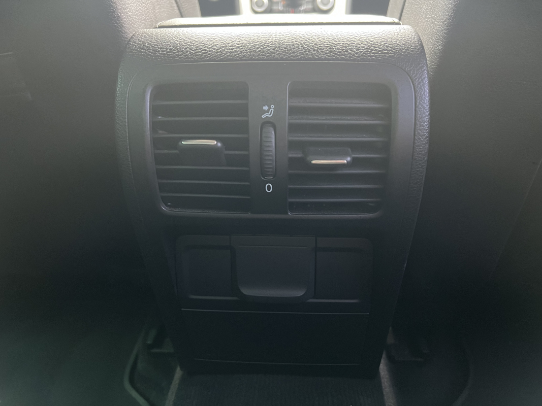 Volkswagen Passat — 25