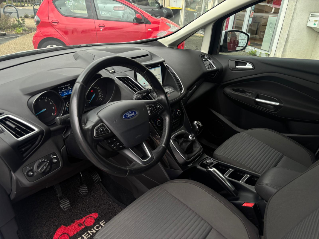 Ford C-Max — 10
